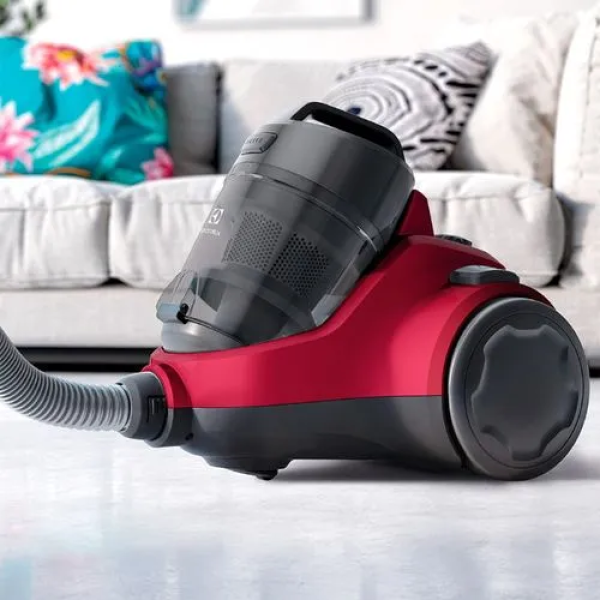 Aspiradora Electrolux EAS31: Potencia de 1800W y Filtro HEPA para una Limpieza Profunda